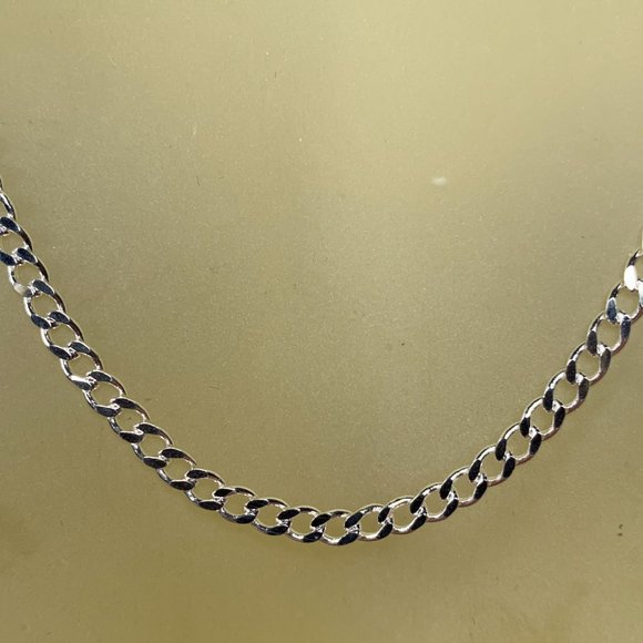 NEW 7.5 grams 18" Italian Curb Chain Necklace in Sterling Silver - Picture 3 of 5